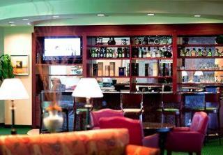 Hotel Courtyard Woodbridge 3*