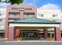 Hotel Courtyard Woodbridge