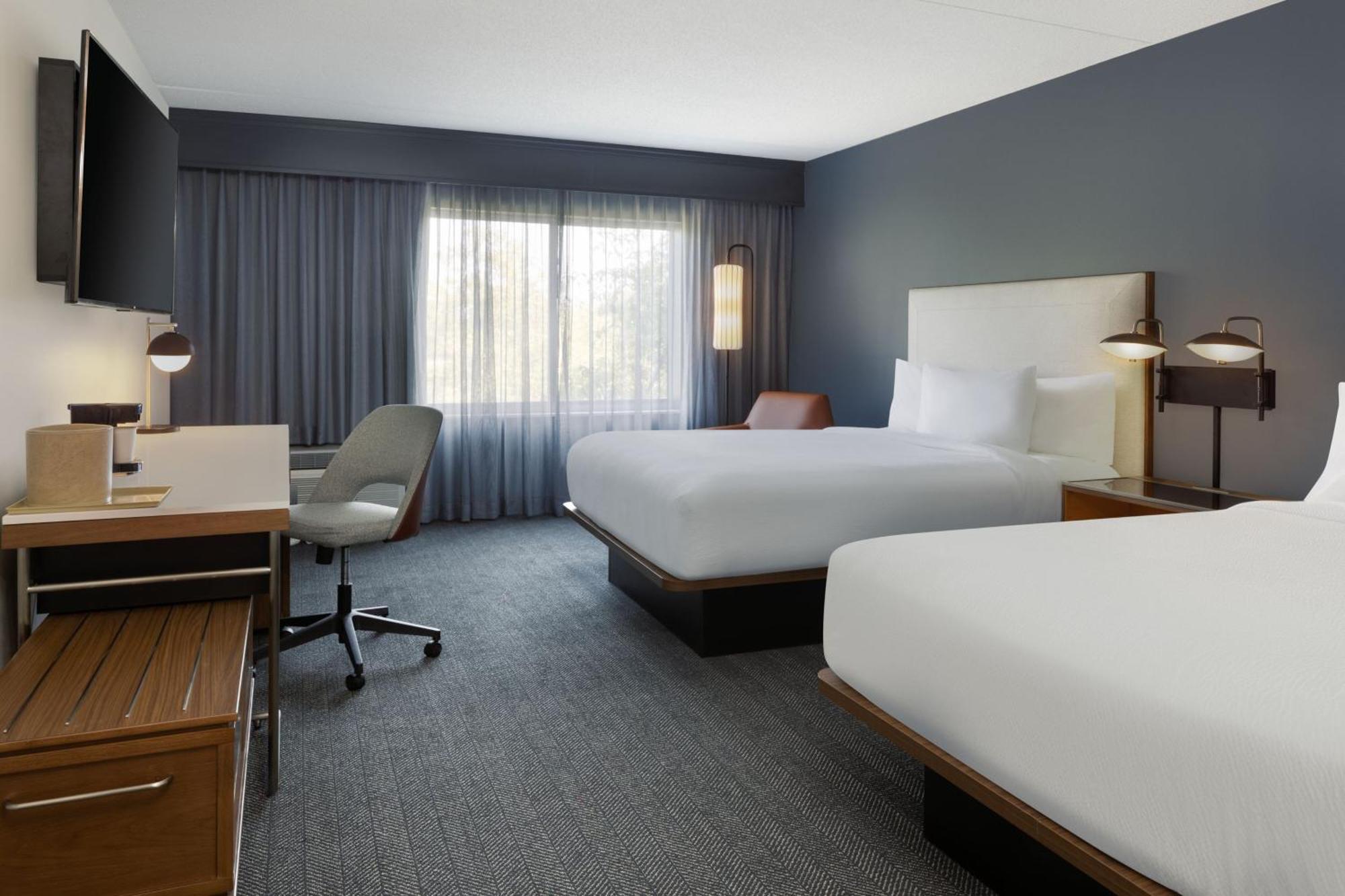 Courtyard Woodbridge 3* Edison