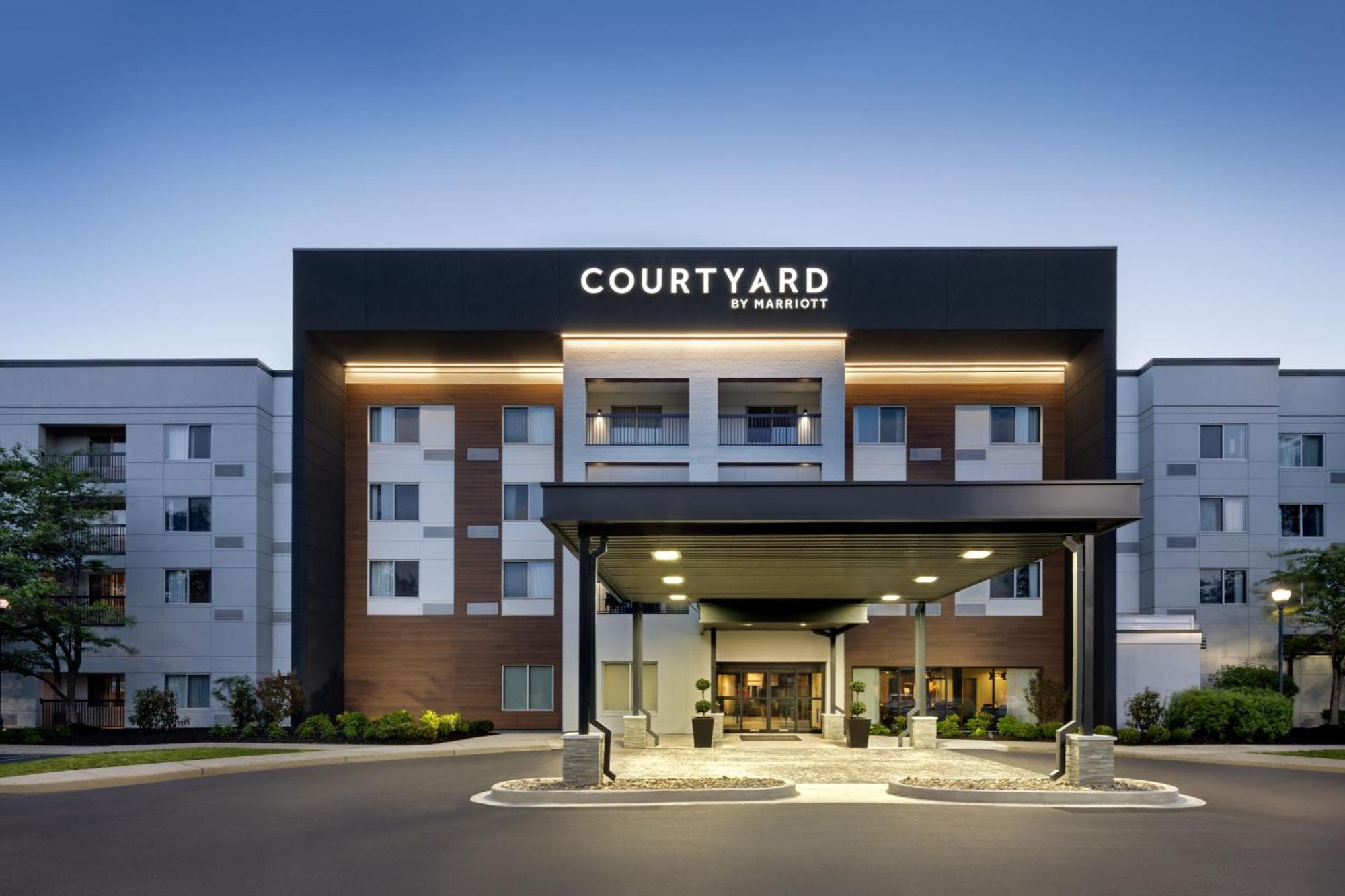 Courtyard Woodbridge Edison