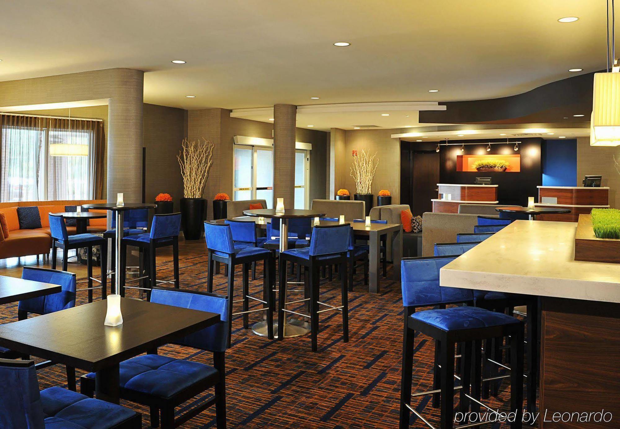 Hotel Courtyard Woodbridge 3*